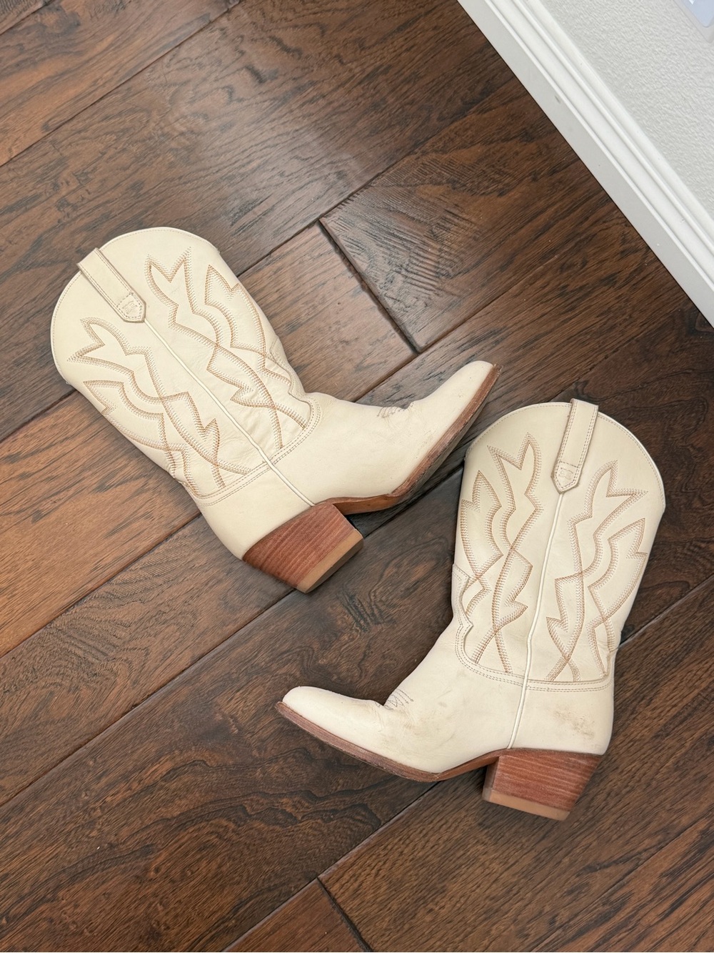 Sam Edelman Cream Western Stitch Cowboy Boots